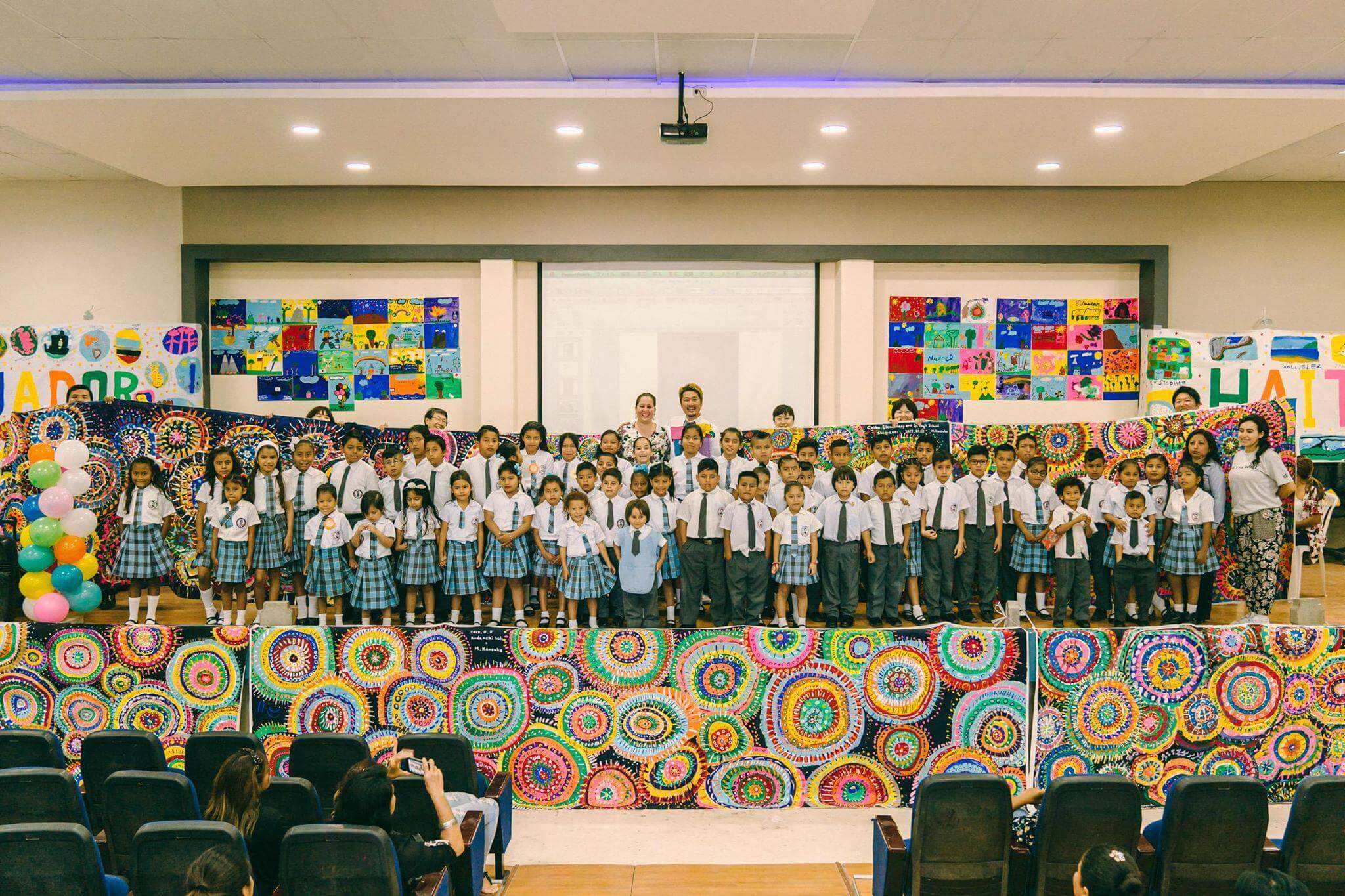 子どもたちが描いた巨大壁画をエクアドルに届けました！（後編）（キッズアーティスト体験）