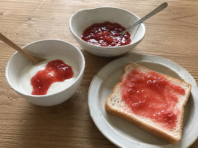 フルーツサンド作りを楽しむ子どもたち